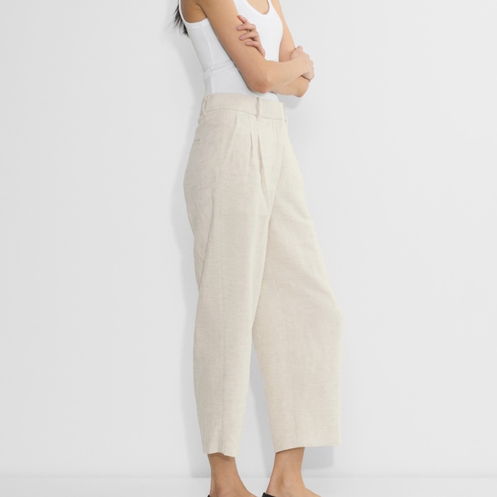 Aritzia Effortless Pant Cropped - Picture 3 of 7